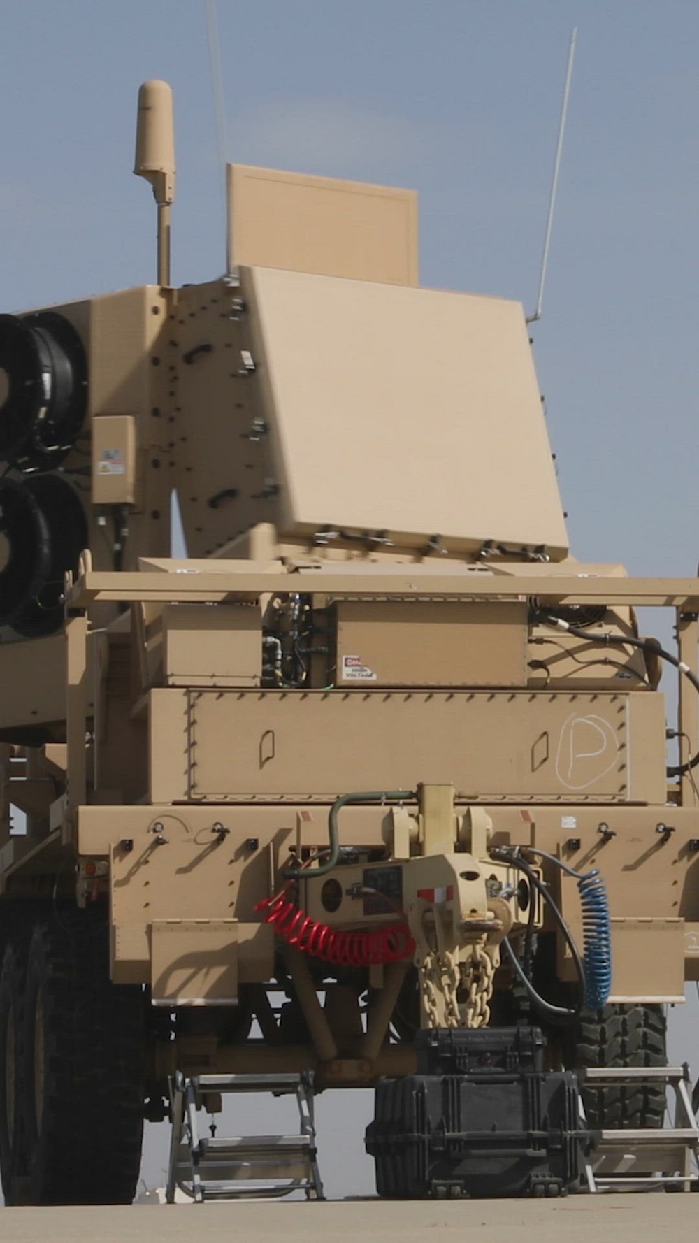 Phased-array radar system on vehicle platform — SELIXOR node line